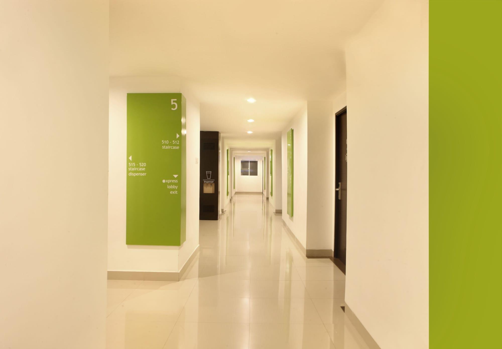 Amaris Hotel Serpong Tangerang Exterior photo