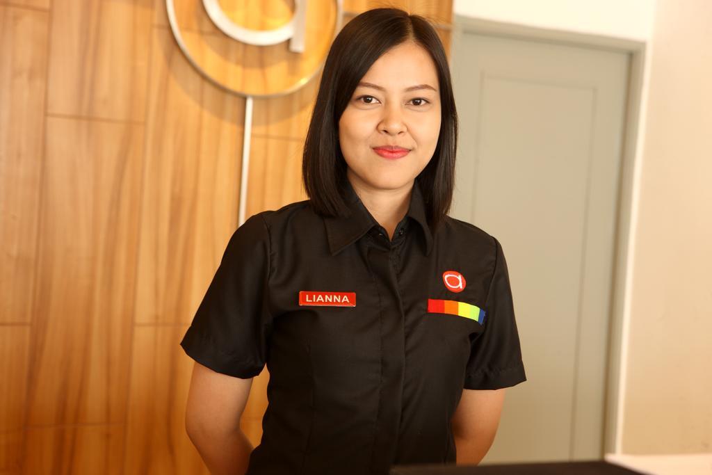 Amaris Hotel Serpong Tangerang Exterior photo