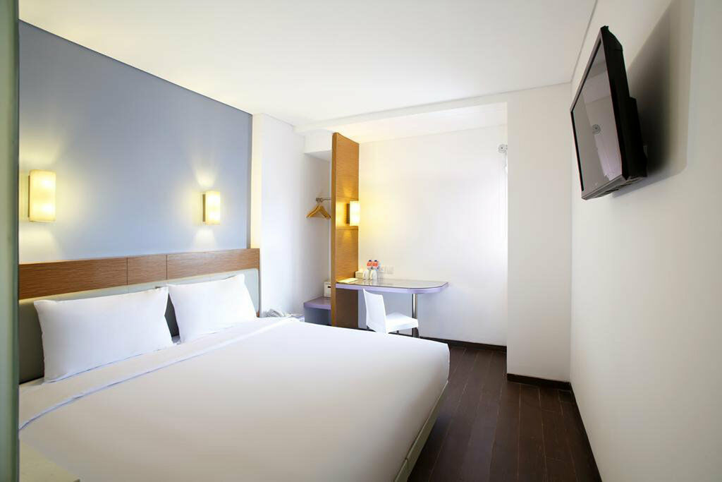 Amaris Hotel Serpong Tangerang Exterior photo